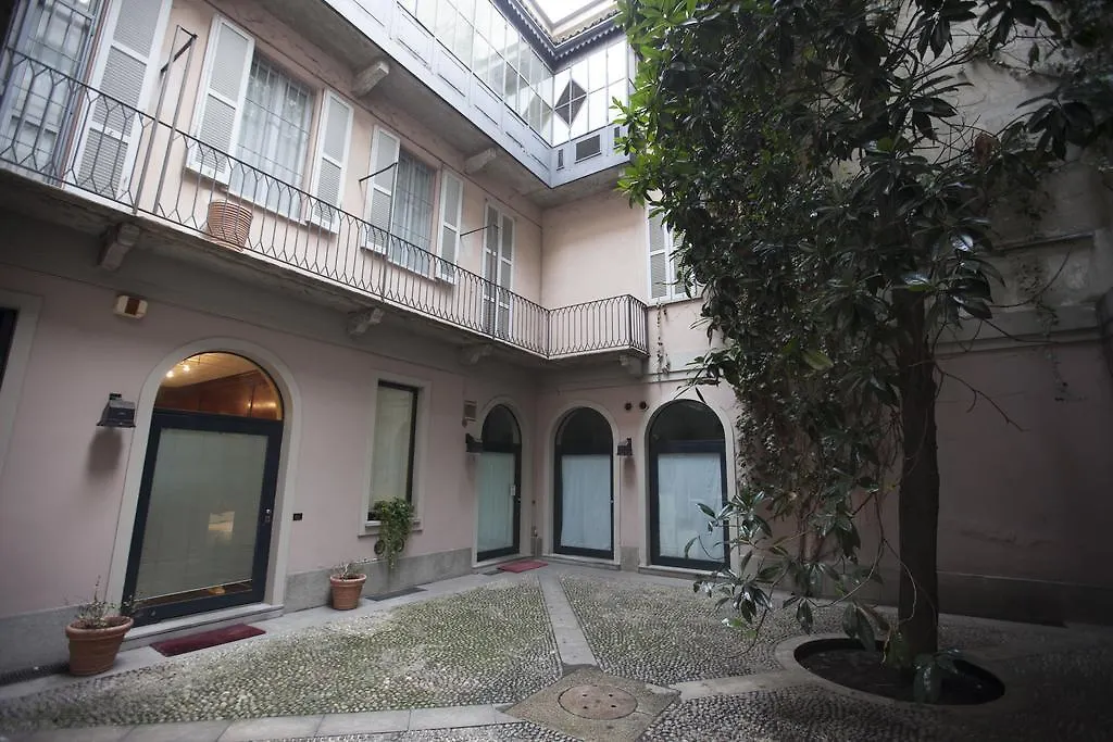Casa Milano- Apartments And Rooms 0*, Milan Italy