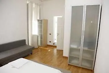 Casa Milano- Apartments And Rooms 0*, Milan Italy