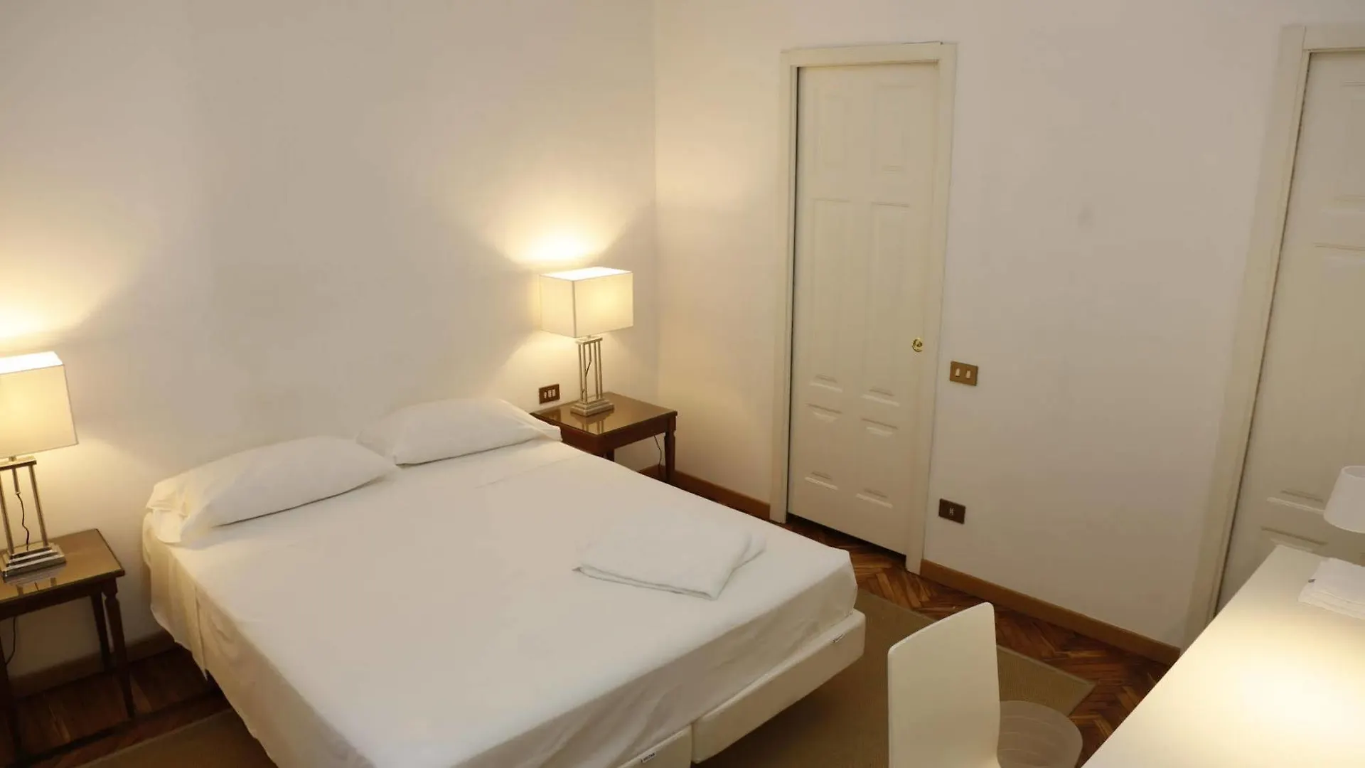 Casa Milano- Apartments And Rooms Italy